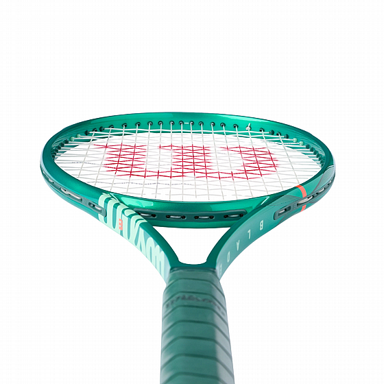 ���� ���� ������ ����� | Blade 100 V10 Tennis Racket