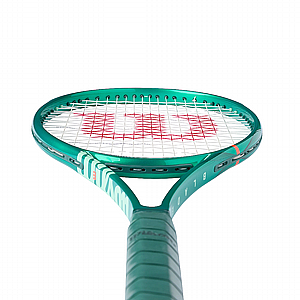 ���� ���� ������ ����� | Blade 100UL V10 Tennis Racket